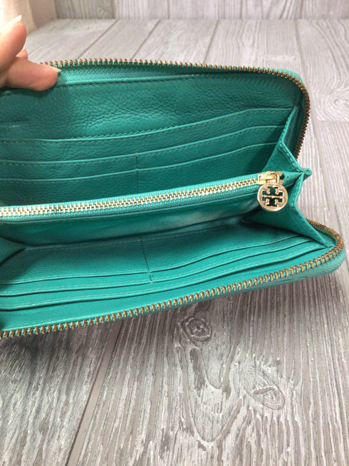 Tory Burch Amanda Zip-around Clutch Wallet Leather